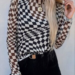 Geometric Black and white Women's mesh Top